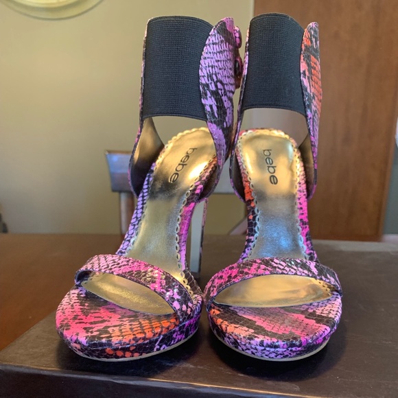 Bebe size 5 Heel - Picture 1 of 5